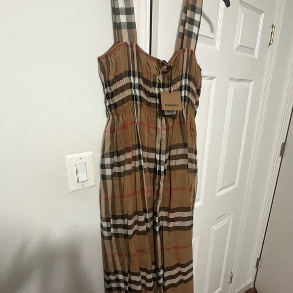 NWT Burberry Dress Size 12 - Picture 5 of 6